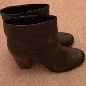 Size 8 copper brownish boots